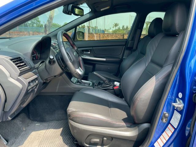 2016 Subaru WRX 2.0渦輪+四驅 僅跑10.6萬而已 里程保證 保證無重大事故 無泡水 已認證 改裝排氣  第8張相片