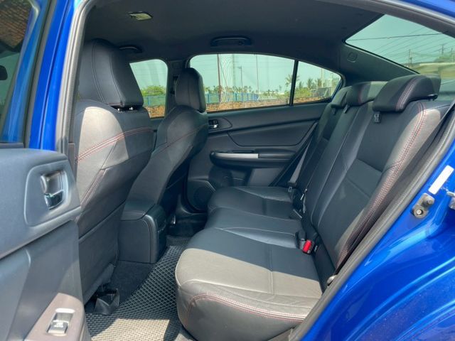 2016 Subaru WRX 2.0渦輪+四驅 僅跑10.6萬而已 里程保證 保證無重大事故 無泡水 已認證 改裝排氣  第9張相片