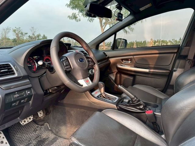 2015 Subaru WRX 2.04WD 僅跑11.9萬公里、原版件、無泡水 重點配備：摸門解鎖、一鍵啟動、安卓機  第7張相片