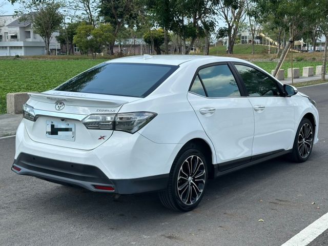 2016 Toyota Altis X版 僅跑14.7萬保證里程 X版獨特空力套件  第3張相片