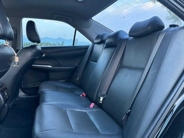 2015 Toyota Camry 2.0黑 僅跑15.4萬保證里程、原版件、無泡水 我知道這是經典版的，限時優惠買車直  第6張相片