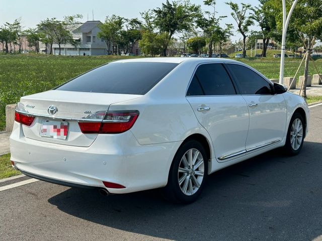 2015 Toyota Camry 2.0 天使白 保證里程、無重大事故、無泡水 重點配備：一鍵啟動、摸門解鎖、安卓機、  第2張相片