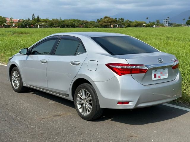 2014 Toyota Altis 1.8 僅跑8萬保證里程、原版件、無泡水 重點配備：定速系統、恆溫空調  第3張相片
