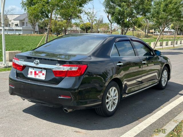 2012 Toyota Camry 2.5汽油 僅跑17.7萬保證里程、原版件、無泡水 重點配備：摸門解鎖、一鍵啟動  第2張相片