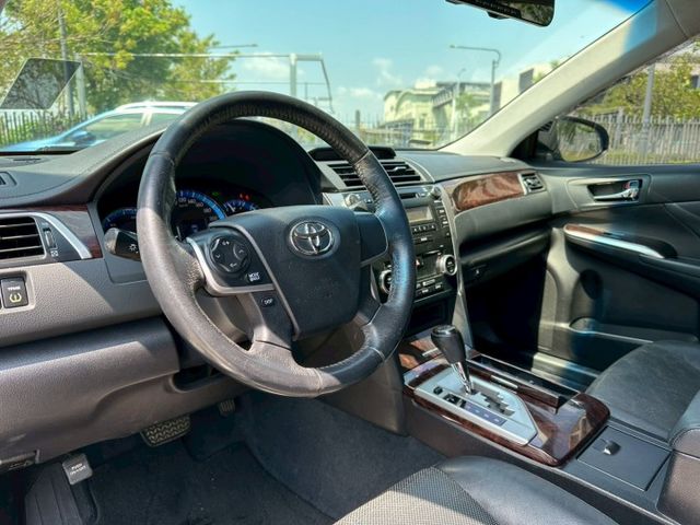 2012 Toyota Camry 2.5汽油 僅跑17.7萬保證里程、原版件、無泡水 重點配備：摸門解鎖、一鍵啟動  第3張相片