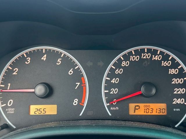 2011 TOYOTA ALTIS 1.8 里程僅跑10萬公里、無泡水 重點配備：定速系統、恆溫空調、電動天窗、安卓機  第5張相片