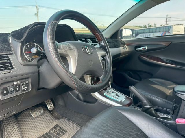 2011 TOYOTA ALTIS 1.8 里程僅跑10萬公里、無泡水 重點配備：定速系統、恆溫空調、電動天窗、安卓機  第6張相片