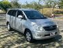 2015 Toyota Innova 2.0 銀 保證里程、無重大事故、無泡水 重點配備：倒車顯影、娛樂顯示屏幕、後座傾  第2張縮圖