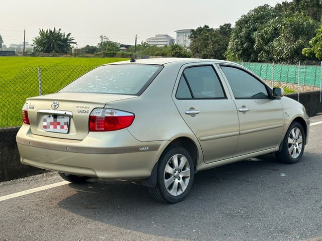 2006 Toyota VIOS 香檳色 僅跑11.9萬、原版件、無泡水 已加裝行車記錄器前後錄，通勤代步真安心  第2張相片