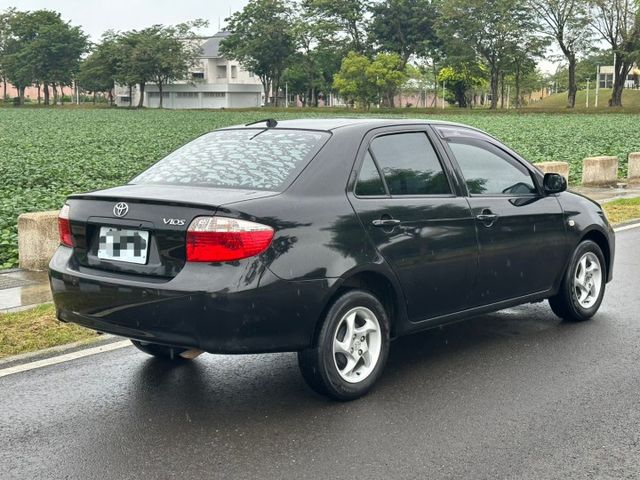 2012 Toyota VIOS 黑色 里程23.6萬公里、保證里程、無泡水 重點配備：安卓機藍牙娛樂系統、倒車顯影  第3張相片