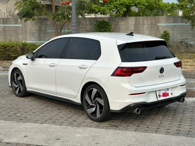 2024 Volkswagen Golf GTI 2.0 僅跑1.6萬 里程保證 原廠保養 原廠保固 原版件  第4張相片