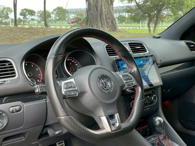 2010 Volkswagen Golf GTI 2.0 黑色 僅跑13.4萬 里程保證  經典GTI小鋼炮 整台原汁原  第4張相片