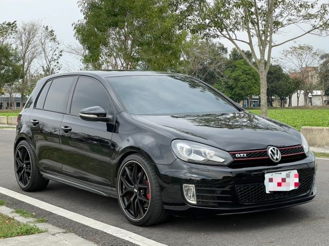 2010 Volkswagen Golf GTI 2.0 黑色 僅跑13.4萬 里程保證  經典GTI小鋼炮 整台原汁原  第12張相片