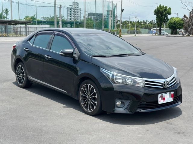 2016 Toyota Altis 1.8 僅跑23.3萬保證里程、無重大事故、無泡水 重點配備：定速系統、摸門解鎖、一  第1張相片