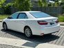 2019 Toyota Camry 2.0 白 僅跑18.5萬保證里程、無重大事故、無泡水 重點配備：恆溫空調、安卓機  第4張縮圖