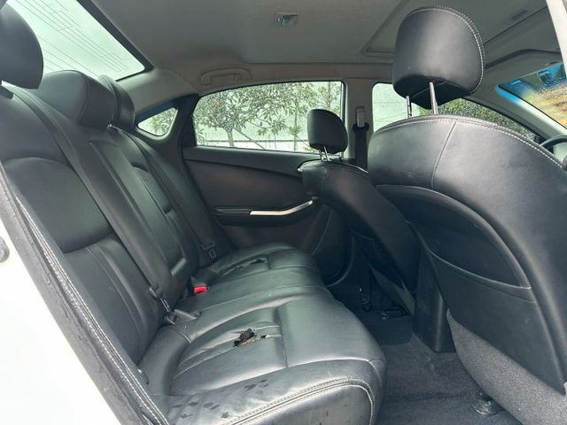 讓我來為你遮風擋雨2013 Luxgen S5 1.8 Turbo｜絕版出清價  第4張相片
