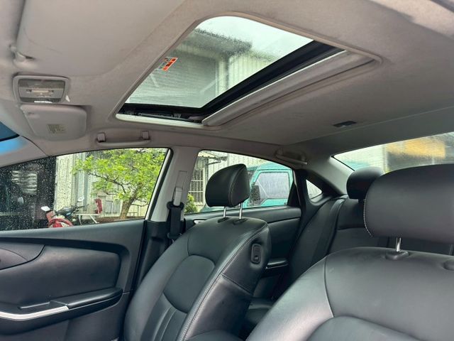 讓我來為你遮風擋雨2013 Luxgen S5 1.8 Turbo｜絕版出清價  第8張相片