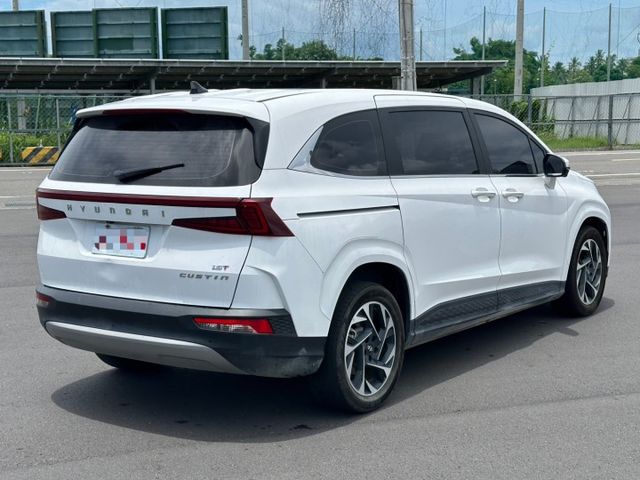 原廠保固中~2024 Hyundai Custin GLT-B 1.5白 僅跑3.1萬保證里程、原版件、無泡水  第3張相片