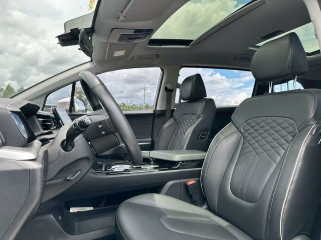 原廠保固中~2024 Hyundai Custin GLT-B 1.5白 僅跑3.1萬保證里程、原版件、無泡水  第5張相片