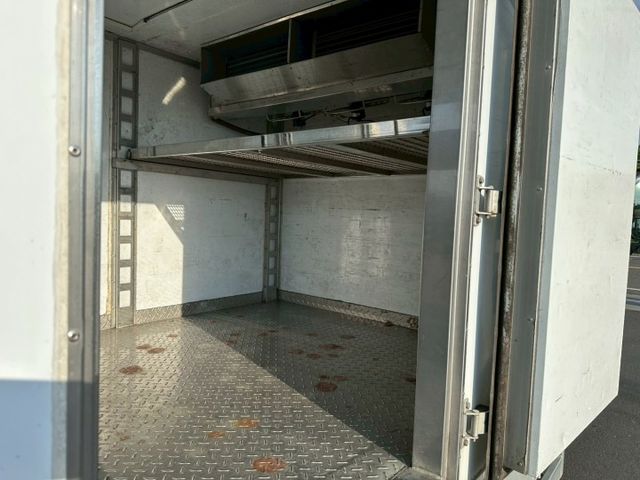2020 HINO 300 冷凍箱 11.5呎 自排貨車～ 僅跑13.8萬保證里程、無重大事故、無泡水 重點配備：四面錄  第5張相片