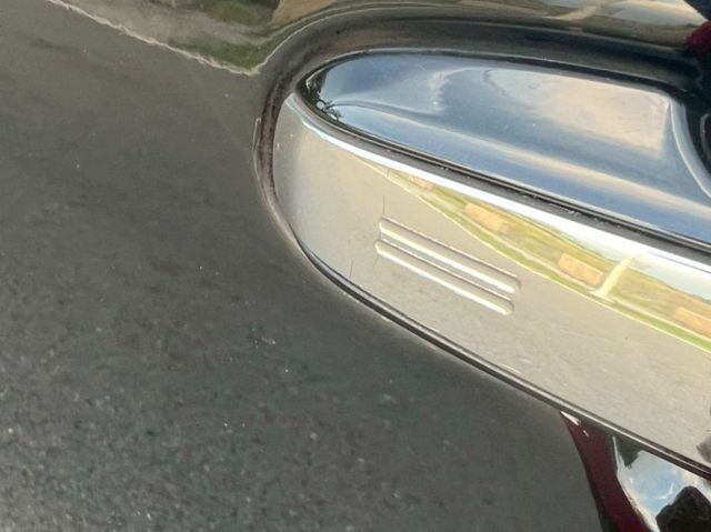 2014 Toyota Camry 2.0 僅跑19萬保證里程、無重大事故、無泡水 重點配備：摸門解鎖、一鍵啟動、藍芽娛  第5張相片