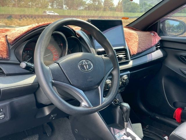 2016 Toyota Yaris 1.5 白 僅跑24萬 里程保證 無泡水 正常保養 代步 省稅 好保養 安卓機/倒車  第3張相片