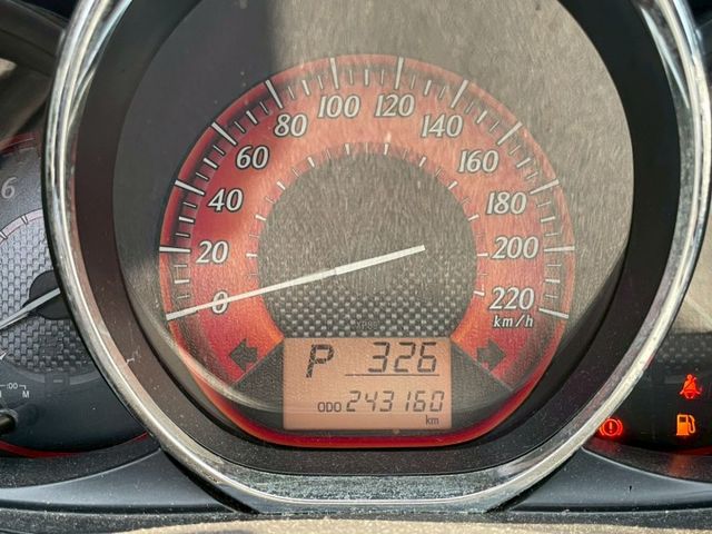 2016 Toyota Yaris 1.5 白 僅跑24萬 里程保證 無泡水 正常保養 代步 省稅 好保養 安卓機/倒車  第4張相片