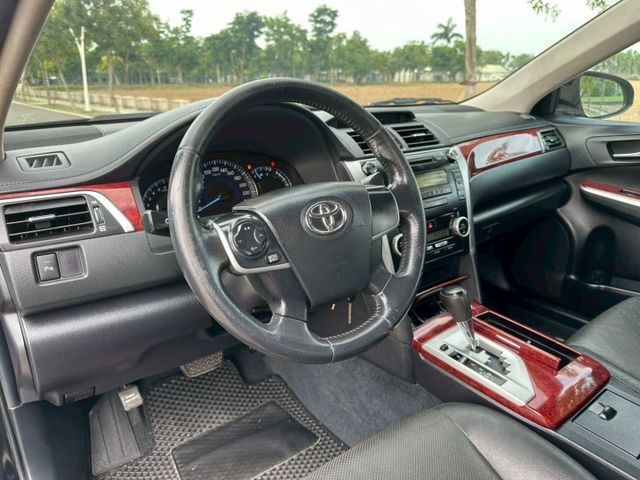 2015 Toyota Camry 2.0 僅跑16萬保證里程、無重大事故、無泡水 中大型房車、不敗的神話  第5張相片