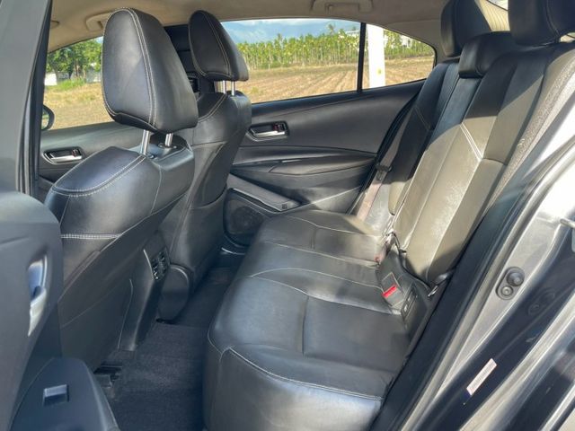 2021 Toyota Altis 1.8汽油 雲河灰 僅跑12萬公里 里程保證 保證無重大事故 無泡水 重點配備（依實  第8張相片