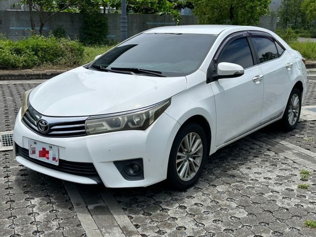 2015 Toyota Altis S+ 1.8 僅跑15.2萬保證里程、無重大事故、無泡水 重點配備：定速巡航系統、摸  第1張相片