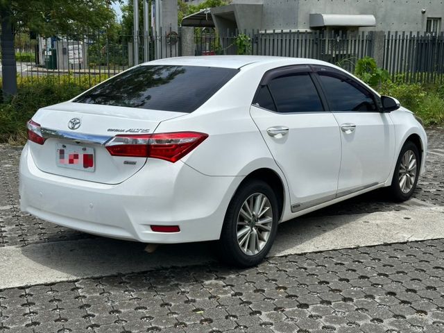 2015 Toyota Altis S+ 1.8 僅跑15.2萬保證里程、無重大事故、無泡水 重點配備：定速巡航系統、摸  第3張相片