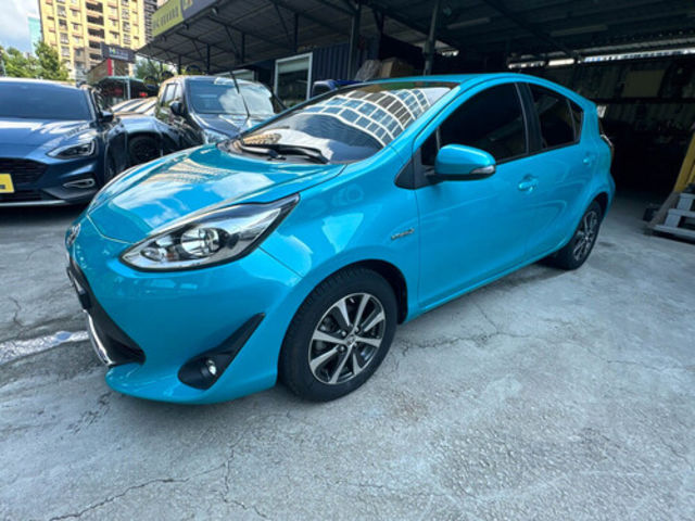 TOYOTA豐田 PRIUS C  第1張相片