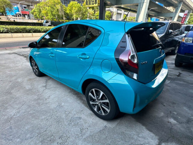 TOYOTA豐田 PRIUS C  第4張相片