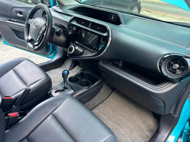 TOYOTA豐田 PRIUS C  第11張相片