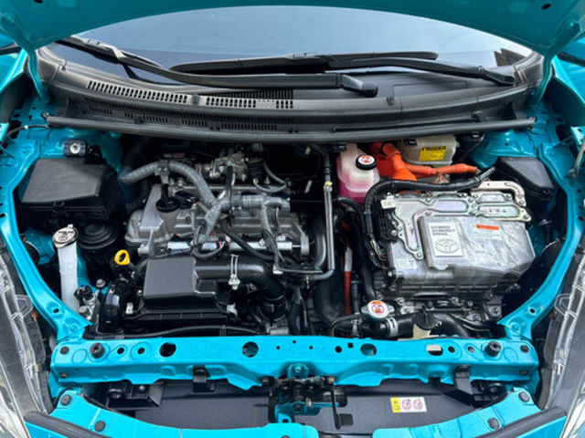 TOYOTA豐田 PRIUS C  第18張相片