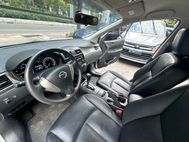 NISSAN日產 TIIDA  第10張相片