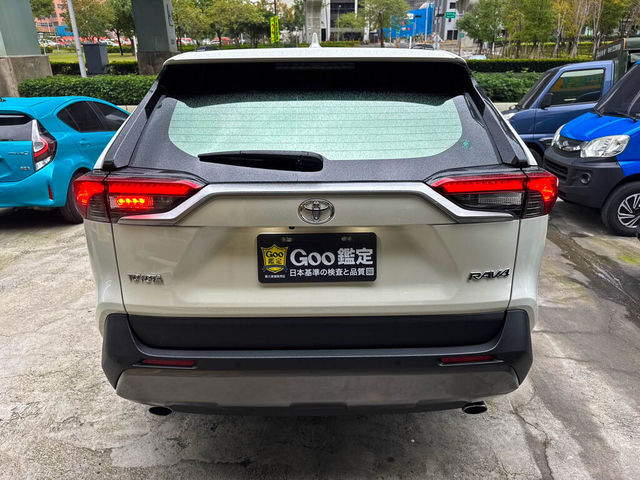 TOYOTA豐田 RAV4  第6張相片