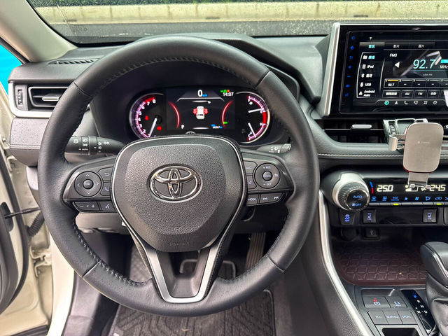 TOYOTA豐田 RAV4  第8張相片