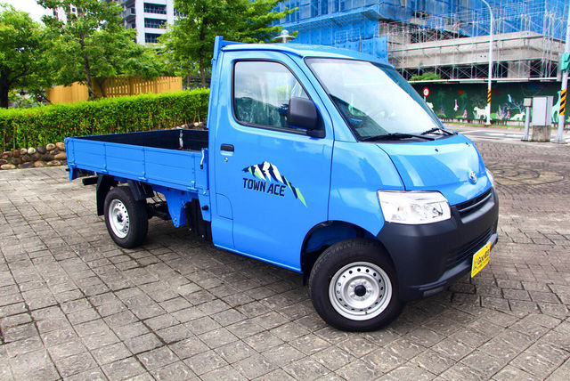 TOYOTA豐田 TOWN ACE  第1張相片
