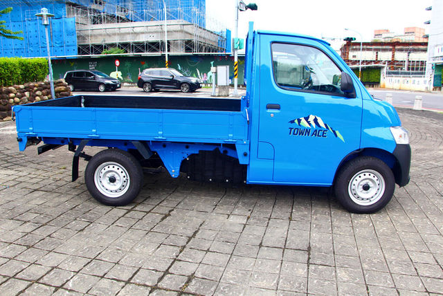 TOYOTA豐田 TOWN ACE  第5張相片