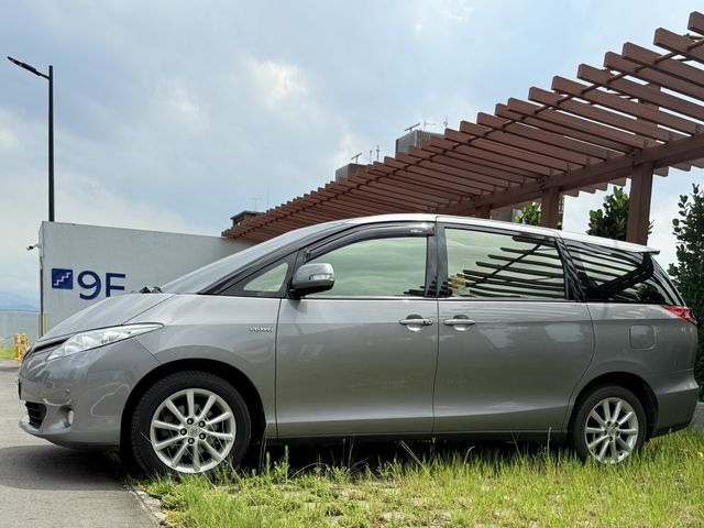 TOYOTA豐田 PREVIA  第4張相片