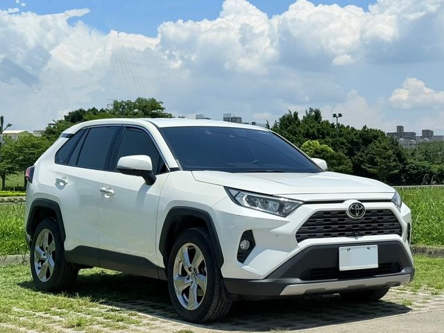 TOYOTA豐田 RAV4  第3張相片