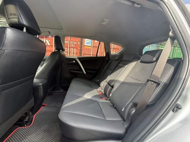 TOYOTA豐田 RAV4  第8張相片