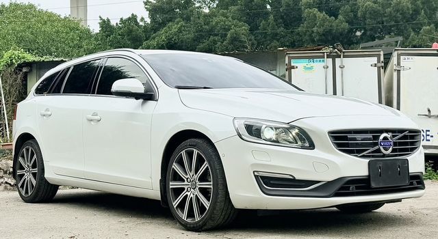 VOLVO富豪 V60  第1張相片