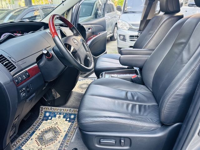 TOYOTA豐田 PREVIA  第4張相片