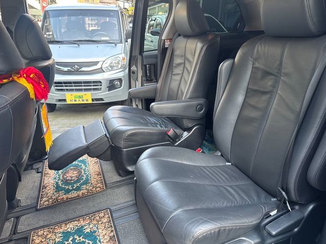 TOYOTA豐田 PREVIA  第11張相片