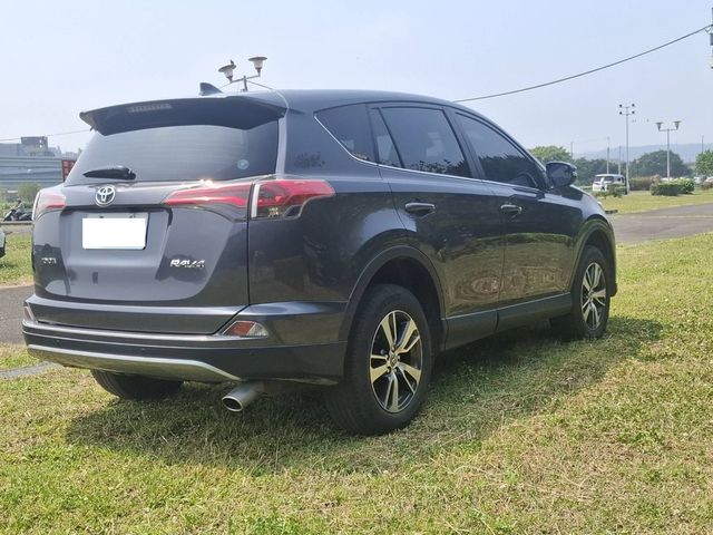 TOYOTA豐田 RAV4  第4張相片