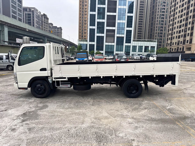 MITSUBISHI三菱 CANTER  第5張相片