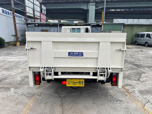 MITSUBISHI三菱 CANTER  第8張相片