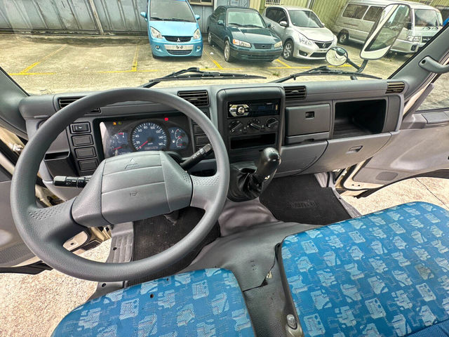 MITSUBISHI三菱 CANTER  第9張相片